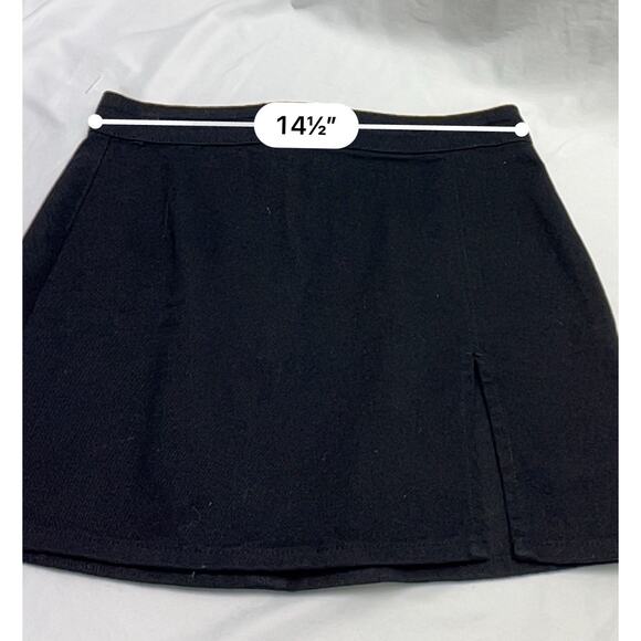 LIONESS Lola Black Denim Mini Skirt NWT Women's Size 6 Front Slit - Picture 6 of 8